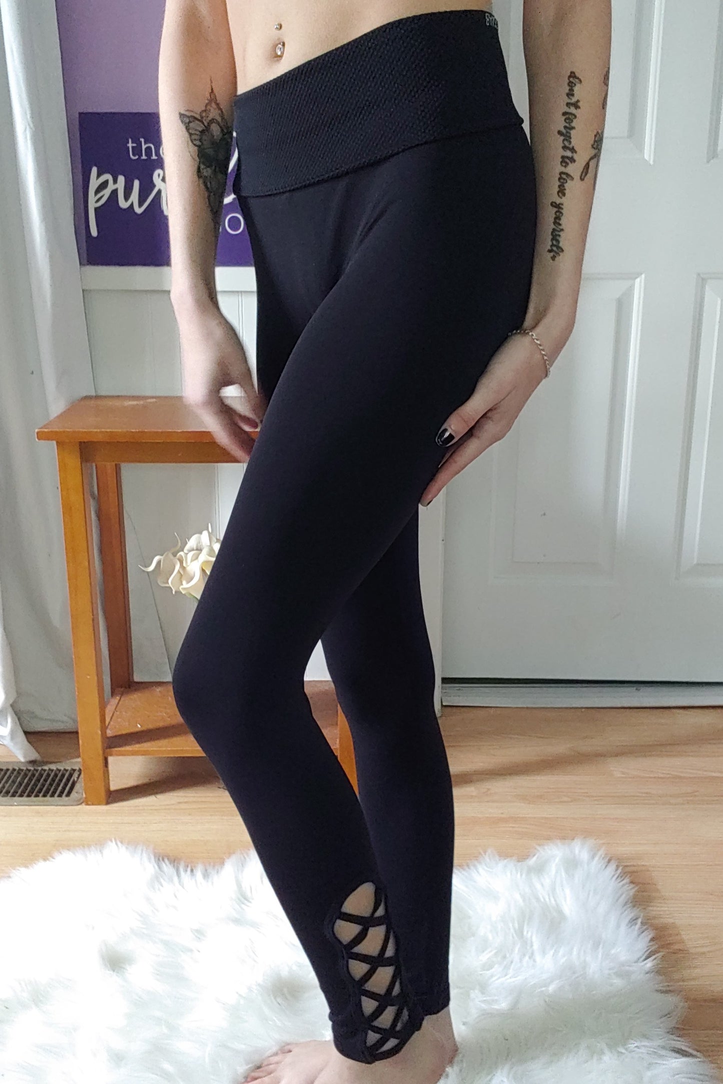 Laced Ankle Workout Leggings in Burgundy (S-XL)
