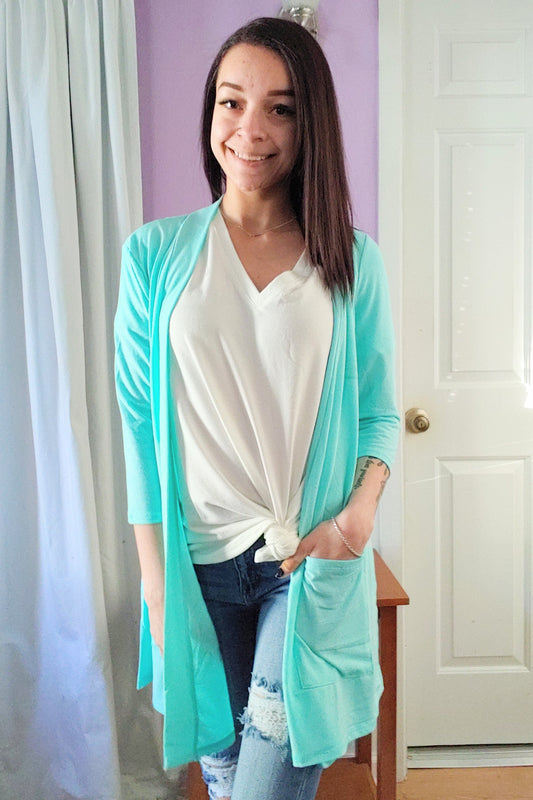 Lori Cardigan in Mint (S-XL)