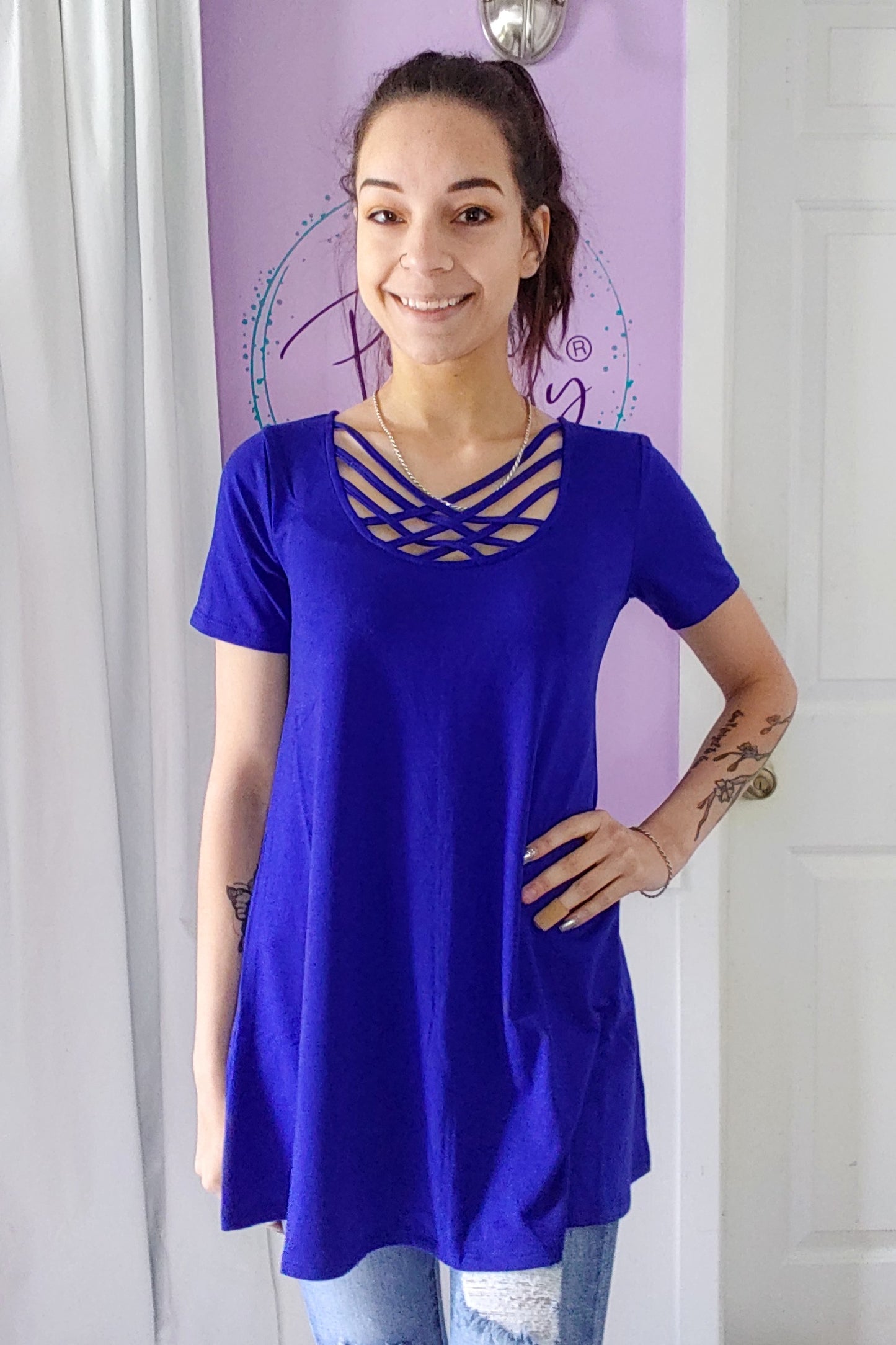 Tara Cross Tee in Ivory (S-XL)