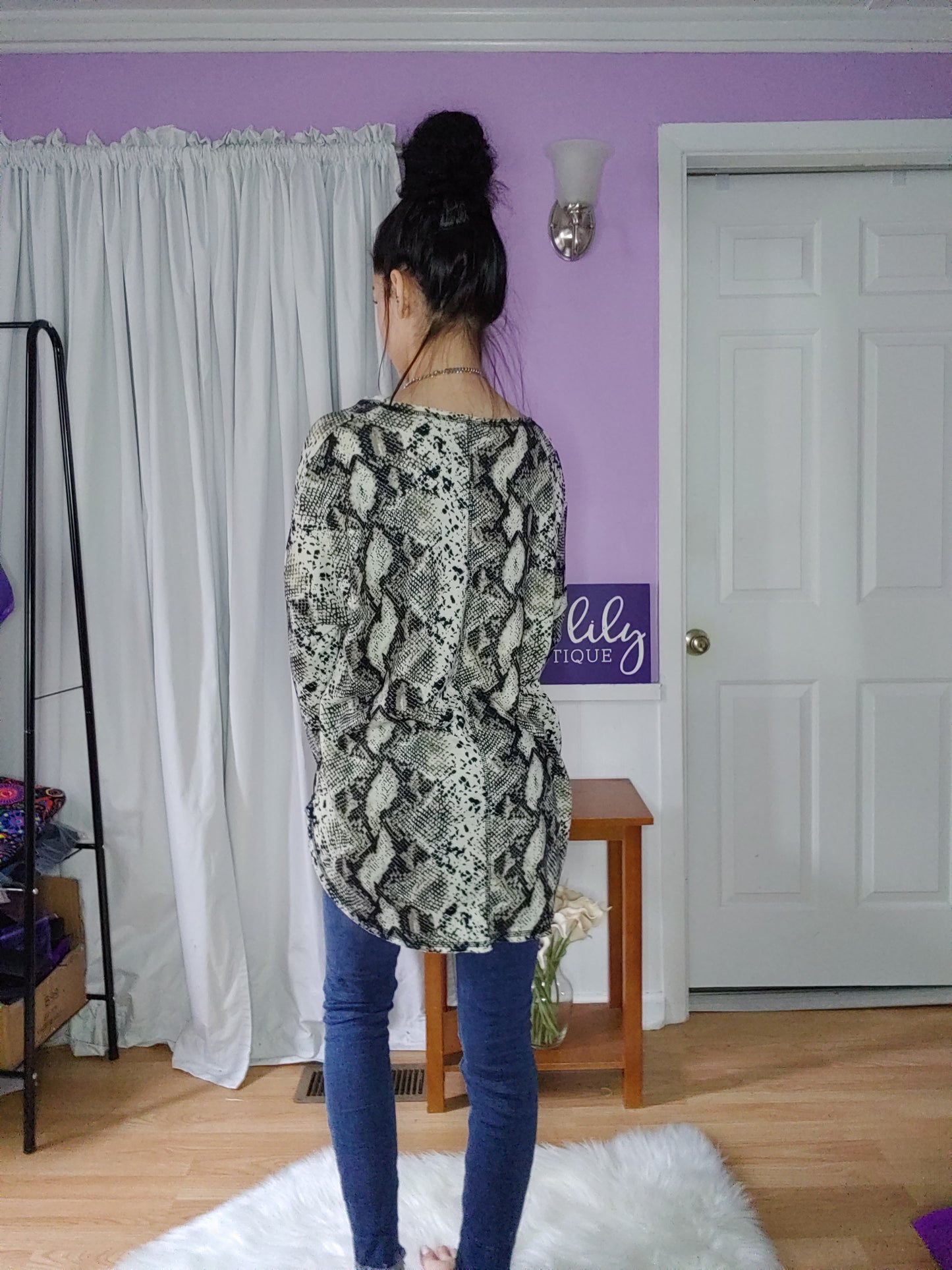 White Snake Relaxed Top (S-XL)