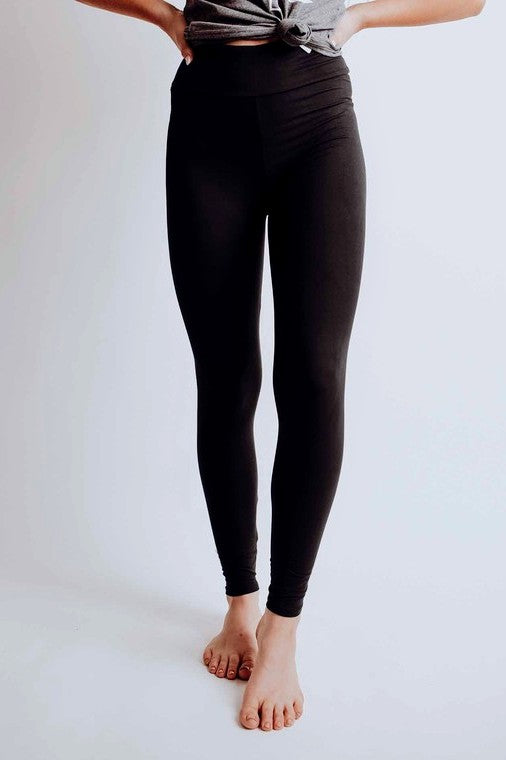 Solid Black Buttery Yoga Leggings (Super Soft) S-XL – The Purple Lily