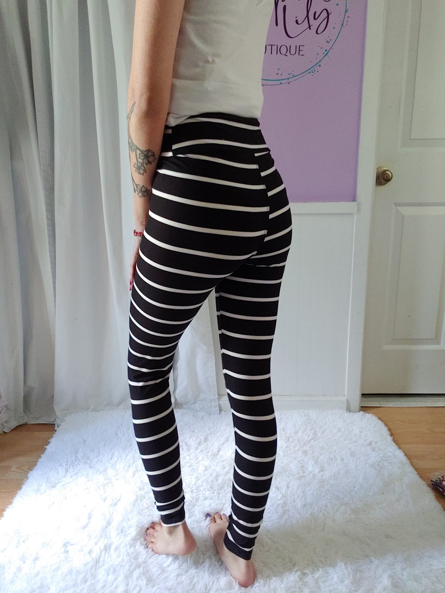 Simple Stripes CAPRI Yoga Leggings (Super Soft) S-XL
